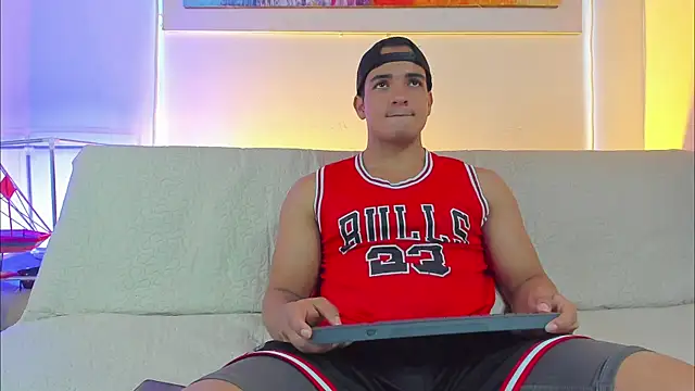 jhon nicolas online show from April 2026 12:10:01 AM