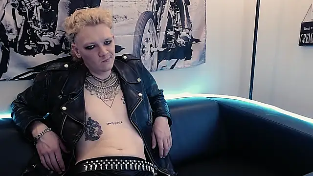 Snapshot of DadWizard chatting on February 2026 03:44:02 AM DadWizard online show from February 2026 03:44:02 AM