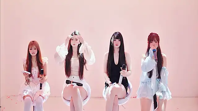 Snapshot of CC-0606 chatting on February 2026 09:47:01 AM CC-0606 online show from February 2026 09:47:01 AM