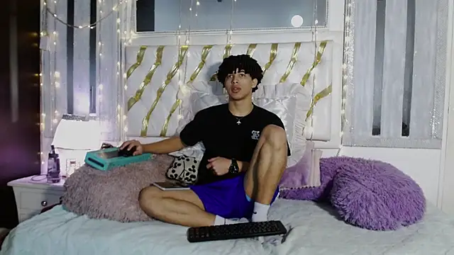 Snapshot of ian_smith_ chatting on February 2026 12:43:02 PM ian smith online show from February 2026 12:43:02 PM