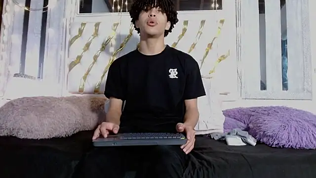 Snapshot of ian_smith_ chatting on February 2026 12:12:01 PM ian smith online show from February 2026 12:12:01 PM