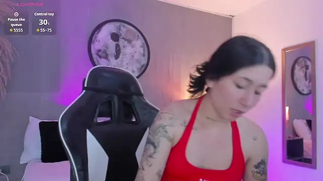 charlottee27  online show from June 2026 02:06:01 AM