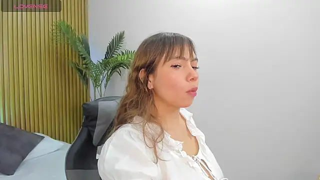 milaack  online show from February 2026 07:32:02 PM