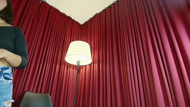 Sharlotte  1 online show from March 2026 11:40:01 AM