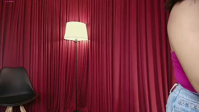 Sharlotte  1 online show from April 2026 11:33:02 AM