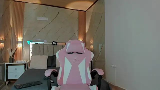 Snapshot of avigail_xo chatting on February 2026 06:36:02 PM avigail xo online show from February 2026 06:36:02 PM