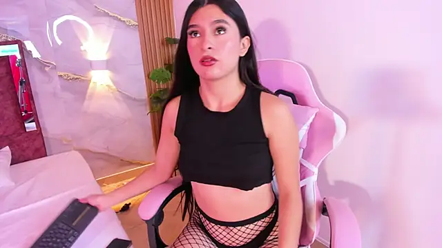 avigail xo online show from April 2026 07:00:01 PM