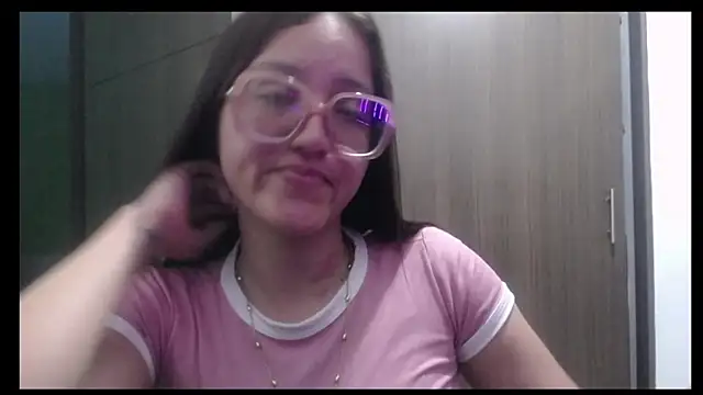 Snapshot of sheryl_25 chatting on March 2026 04:03:01 AM sheryl 25 online show from March 2026 04:03:01 AM