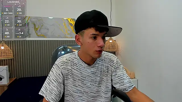 JDWhite18 online show from July 2026 07:13:01 AM