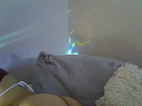 Onirica L online show from April 2026 01:09:02 AM