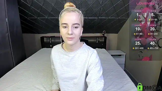 Snapshot of Naomi1Hinata chatting on March 2026 03:09:01 AM Naomi1Hinata online show from March 2026 03:09:01 AM