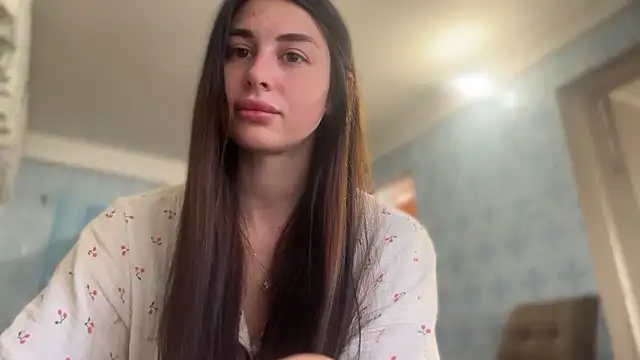 Snapshot of LiluMartiznir chatting on May 2026 05:36:01 AM LiluMartiznir online show from May 2026 05:36:01 AM