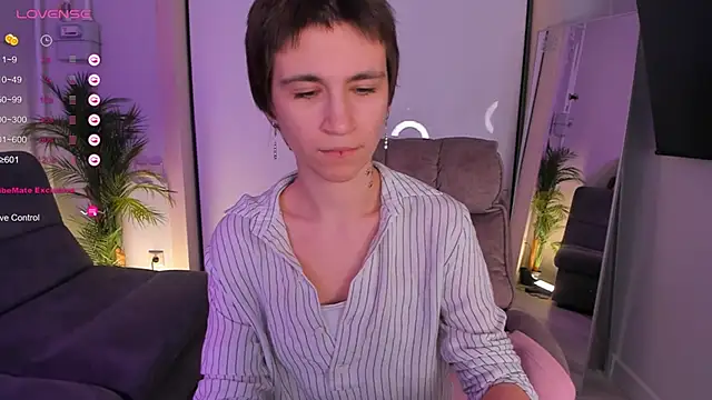 AutumnWhisper online show from February 2026 09:41:01 PM