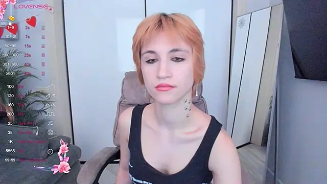 AutumnWhisper online show from April 2026 03:59:01 PM