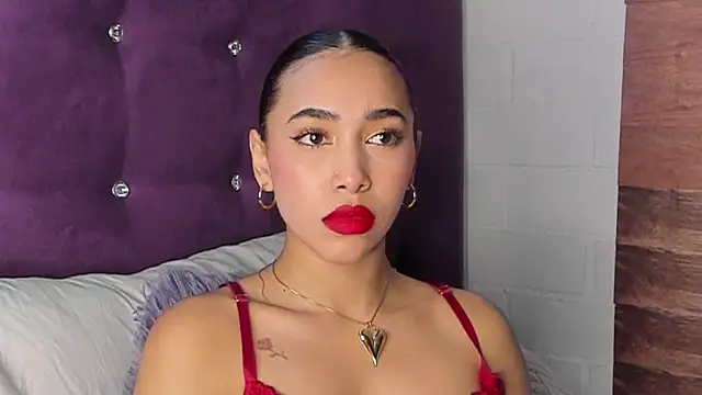 LiaHansson00 online show from June 2026 07:03:02 PM