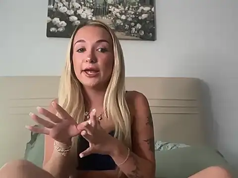 kelseyblu online show from April 2026 10:29:01 PM