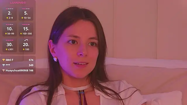 AlisseMoore online show from April 2026 06:46:01 PM