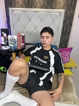 Samu Hott online show from February 2026 08:12:01 PM