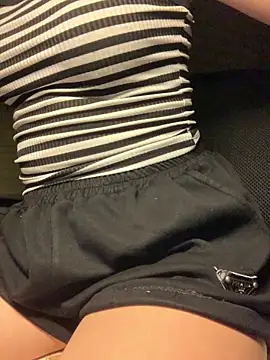 Luna Babyyy online show from April 2026 08:25:02 PM