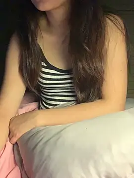 Luna Babyyy online show from April 2026 09:39:33 PM