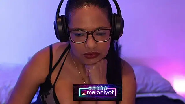 Snapshot of MelOnlyOf chatting on March 2026 11:00:02 PM MelOnlyOf online show from March 2026 11:00:02 PM