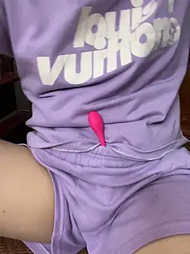 Yinini online show from May 2026 01:39:01 PM