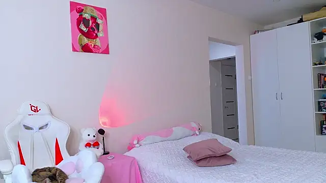 peachiee  online show from March 2026 05:44:01 AM