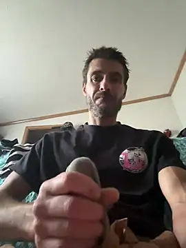 Snapshot of tommattsonn chatting on June 2026 08:46:02 PM tommattsonn online show from June 2026 08:46:02 PM