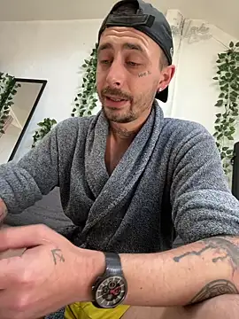 Piratee666 online show from April 2026 07:41:01 AM