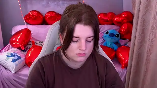 Snapshot of KristiFoxy chatting on February 2026 06:17:01 AM KristiFoxy online show from February 2026 06:17:01 AM