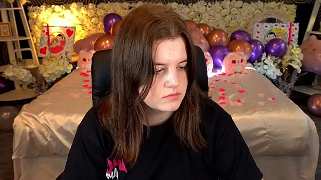 Snapshot of KristiFoxy chatting on February 2026 02:07:01 PM KristiFoxy online show from February 2026 02:07:01 PM