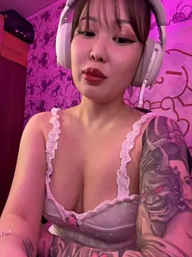 Snapshot of YukiiTYAN chatting on March 2026 06:13:01 PM YukiiTYAN online show from March 2026 06:13:01 PM