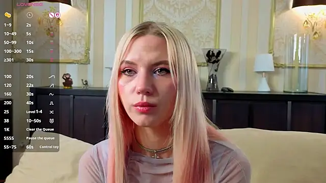 Snapshot of SimonaKaroly chatting on February 2026 08:24:07 AM SimonaKaroly online show from February 2026 08:24:07 AM