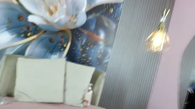 Snapshot of rouxinferno_cr chatting on February 2026 03:15:01 AM rouxinferno cr online show from February 2026 03:15:01 AM