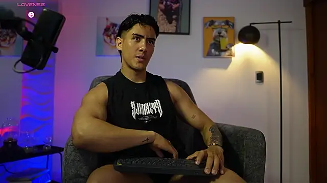 TaylerCross  online show from March 2026 12:55:01 PM