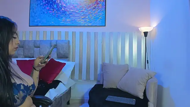 nina glow online show from February 2026 11:44:01 AM