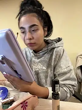 Sara Fernandez  online show from March 2026 02:42:01 PM