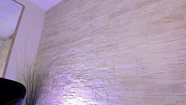 Ivorym00n online show from April 2026 04:32:01 AM