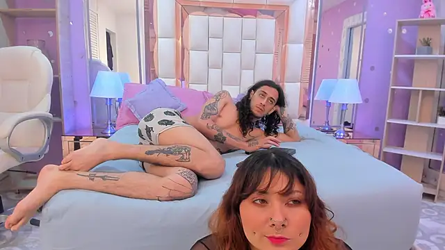 Goldentemptation  online show from May 2026 09:21:01 PM