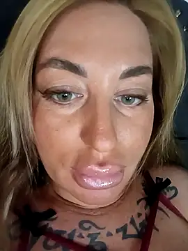 MiaMooly online show from September 2025 02:06:01 PM