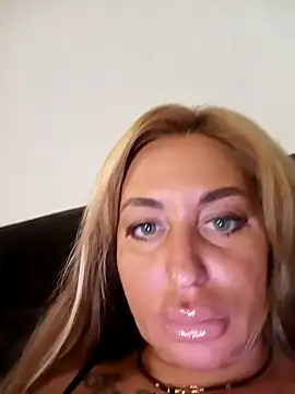 MiaMooly online show from September 2025 05:47:02 PM