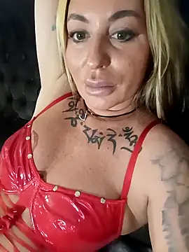 MiaMooly online show from October 2025 01:45:02 PM