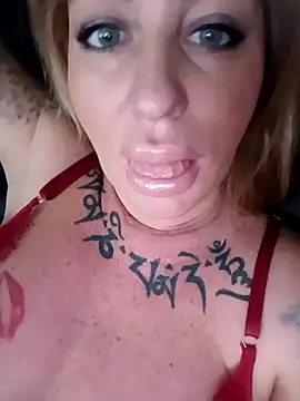 MiaMooly online show from March 2026 12:34:01 PM