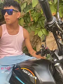 Snapshot of JHON_BIGCOCK23 chatting on February 2026 07:18:01 PM JHON BIGCOCK23 online show from February 2026 07:18:01 PM