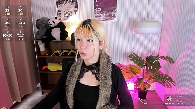 Laukyubey1 online show from February 2026 07:32:02 PM