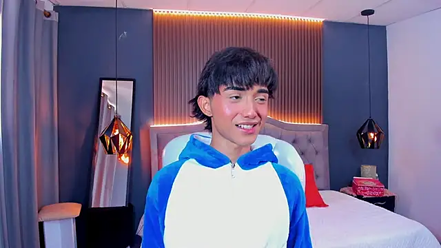 Noa 03 online show from March 2026 06:56:01 PM