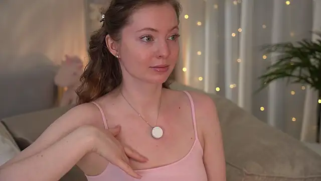 moan elisa online show from April 2026 12:52:02 AM