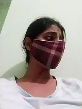 Snapshot of Kitti-Sharma chatting on April 2026 11:10:02 AM Kitti-Sharma online show from April 2026 11:10:02 AM
