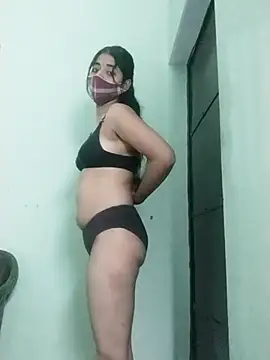 Snapshot of Kitti-Sharma chatting on April 2026 01:49:01 PM Kitti-Sharma online show from April 2026 01:49:01 PM