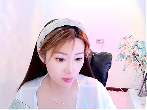 Snapshot of zhuzhu-66 chatting on June 2026 05:42:01 AM zhuzhu-66 online show from June 2026 05:42:01 AM